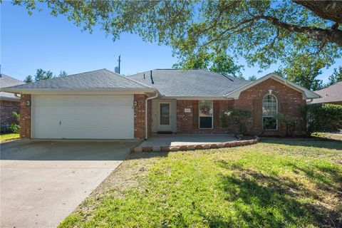 Photo of 4700 Pembrook Lane, Bryan, TX 77802 (MLS # 25011586)