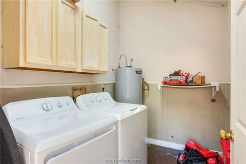 Tiny photo for 2312 Auburn Court, College Station, TX 77840 (MLS # 26002700)