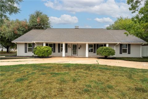 401 San Gabriel Street Rockdale TX 76567