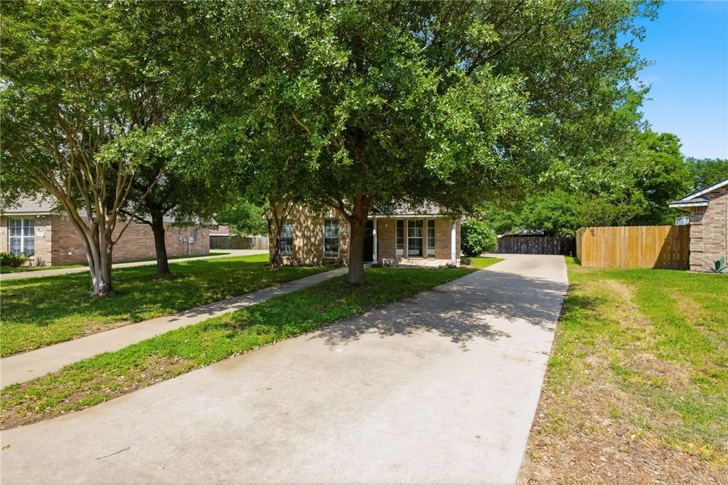 Photo of 2415 Pintail Loop, College Station, TX 77845 (MLS # 26004790)