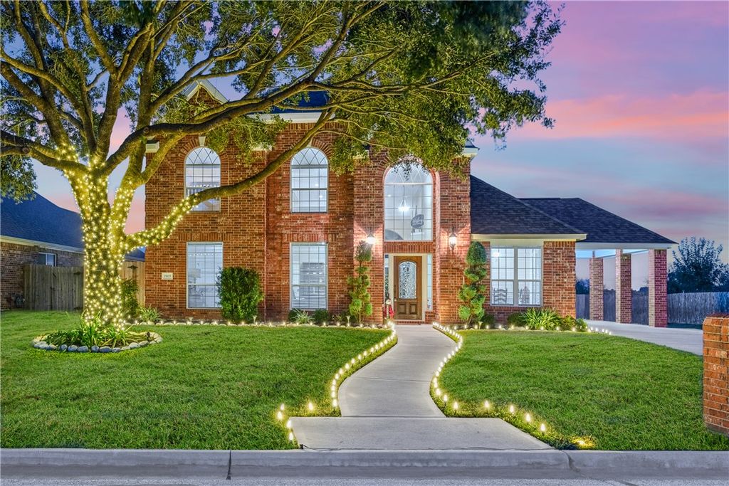 Photo of 1905 Rosenbaum Drive, Brenham, TX 77833 (MLS # 25012885)