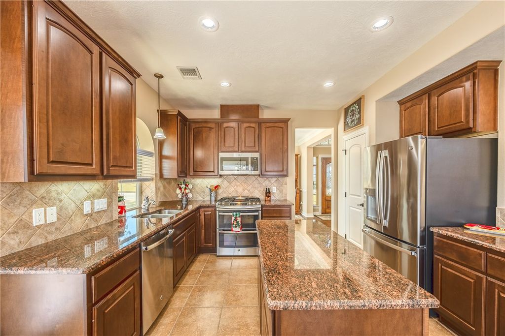 Photo of 1905 Rosenbaum Drive, Brenham, TX 77833 (MLS # 25012885)