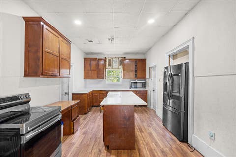 Tiny photo for 610 W Davis Street, Hearne, TX 77859 (MLS # 26009545)