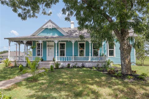 Photo of 610 W Davis Street, Hearne, TX 77859 (MLS # 26009545)