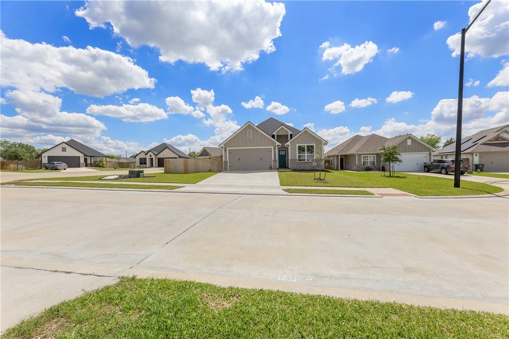 Photo of 1000 Granite Court, Bryan, TX 77803 (MLS # 26004421)