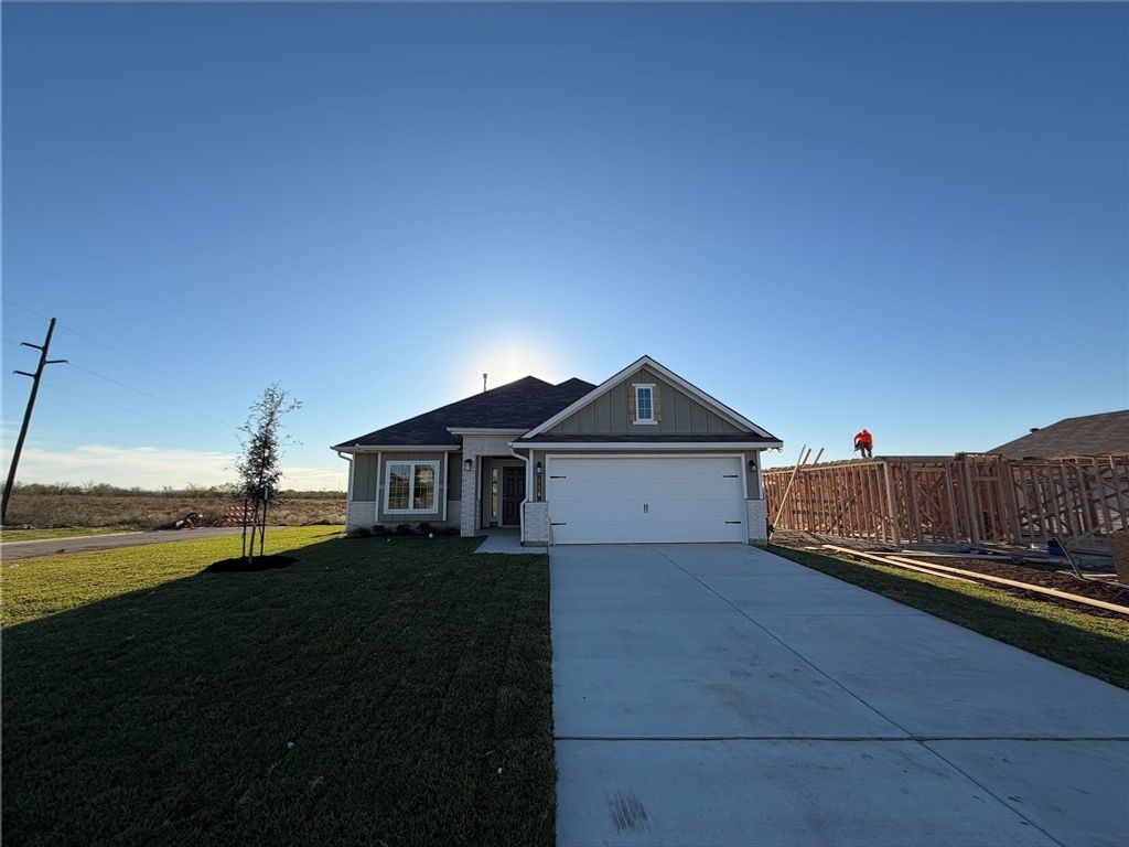 Photo of 116 Hejl Drive, Caldwell, TX 77836 (MLS # 25012432)