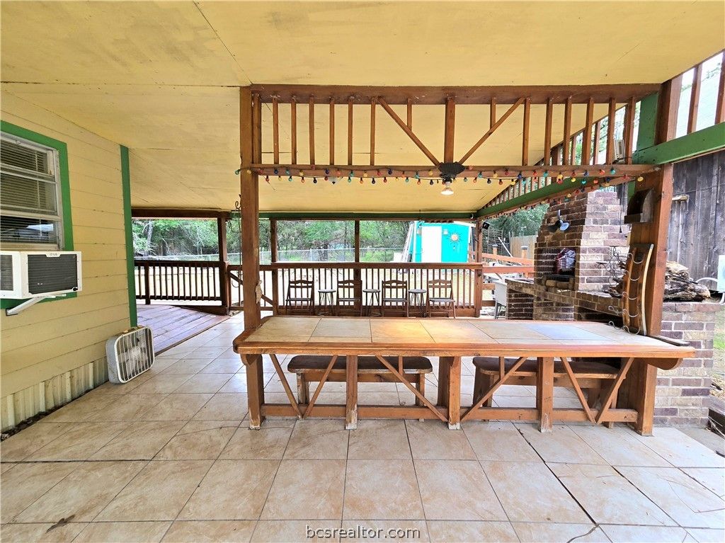 Photo of 1026 Lakeview Lane, Somerville, TX 77879 (MLS # 26004871)