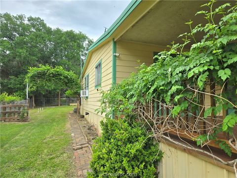 Tiny photo for 1026 Lakeview Lane, Somerville, TX 77879 (MLS # 26004871)