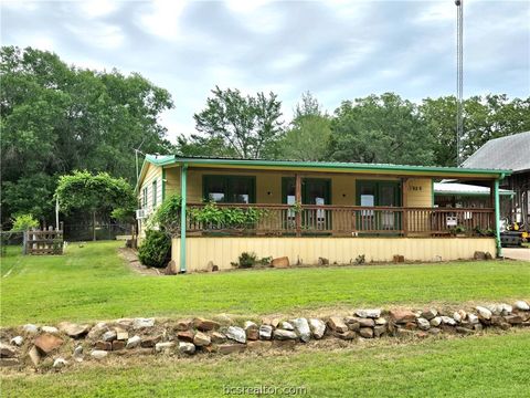 Photo of 1026 Lakeview Lane, Somerville, TX 77879 (MLS # 26004871)