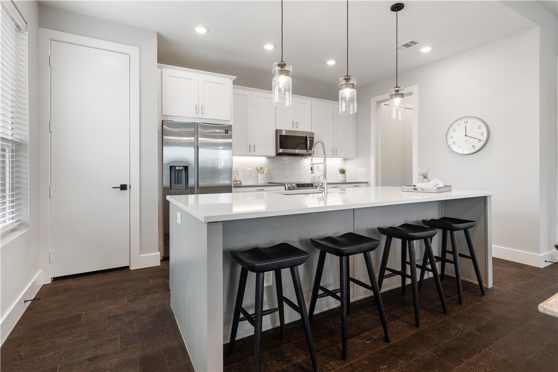 College Station, Texas 77840, United States, 4 Bedrooms Bedrooms, ,5 BathroomsBathrooms,Residential,Active,82069