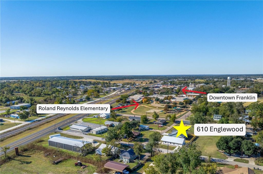 Photo of 610 E Englewood Street, Franklin, TX 77856 (MLS # 25011977)