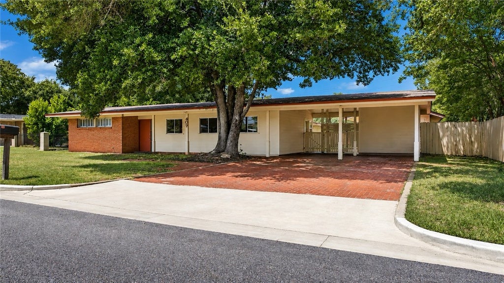 Photo of 407 Timber Street, College Station, TX 77840 (MLS # 26009030)
