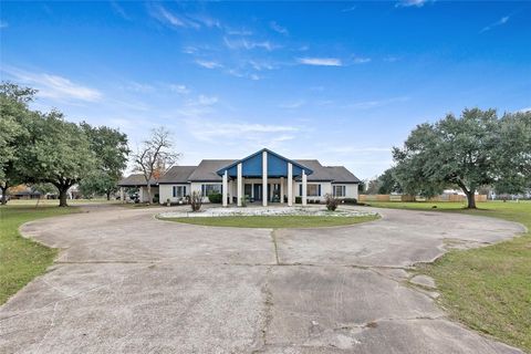 Photo of 1314 N Tammye Lane, Madisonville, TX 77864 (MLS # 26000139)