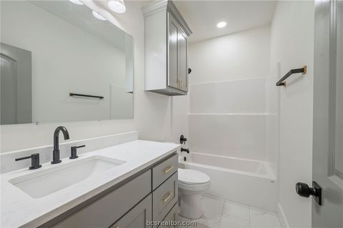 Tiny photo for 203 Lock Lane, Bryan, TX 77803 (MLS # 26002286)