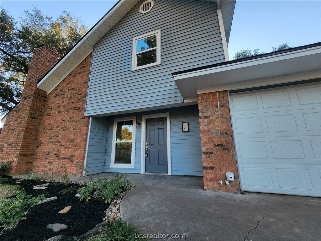 Photo of 1405 Broadmoor Drive, Bryan, TX 77802 (MLS # 26001641)