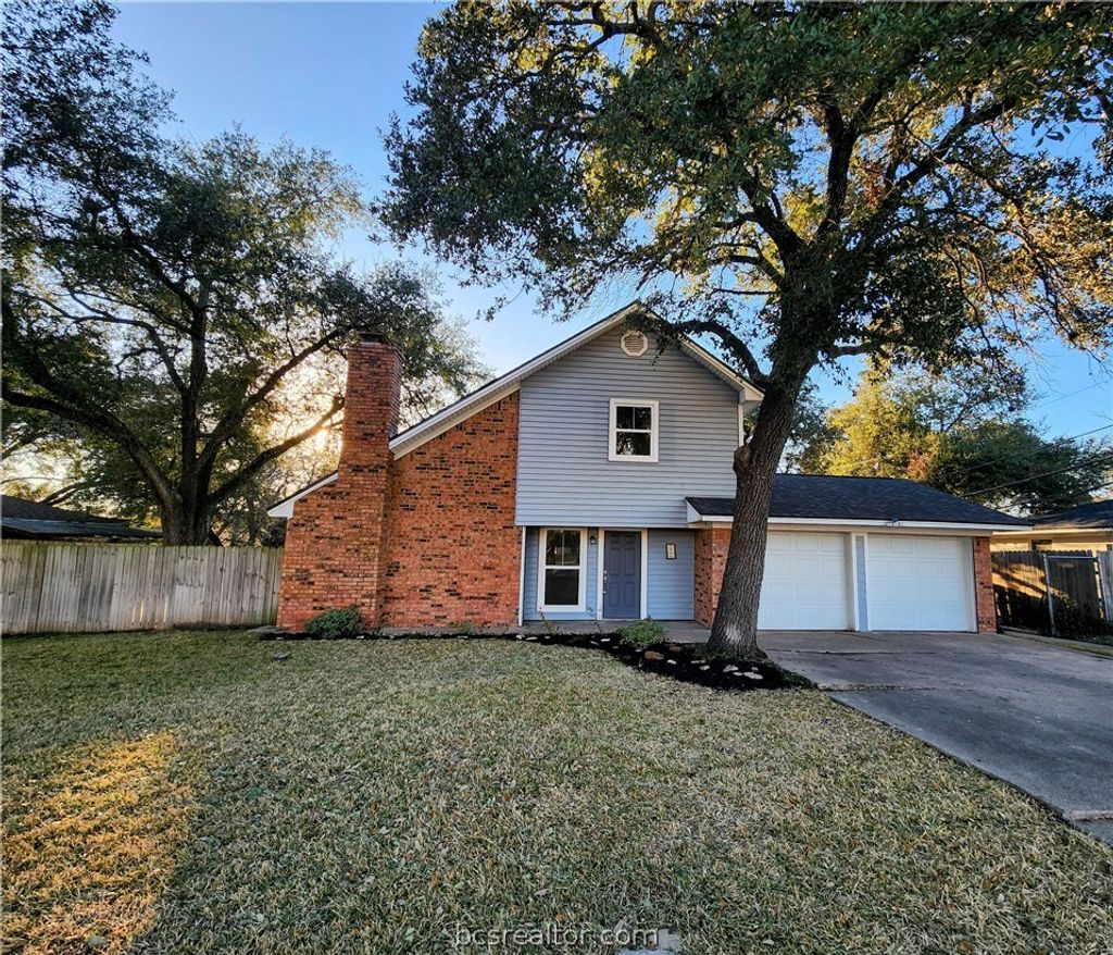 Photo of 1405 Broadmoor Drive, Bryan, TX 77802 (MLS # 26001641)