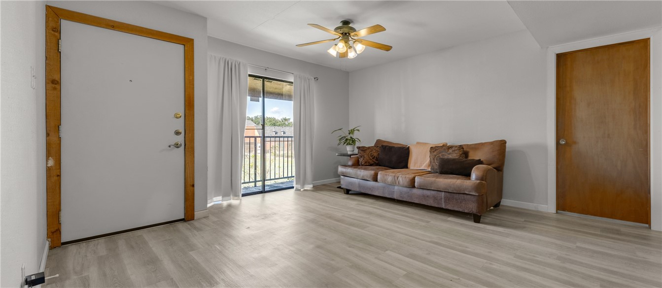 College Station, Texas 77840, United States, 2 Bedrooms Bedrooms, ,2 BathroomsBathrooms,Residential,Pending,45451