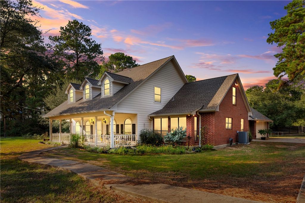 Photo of 31928 Reids Prairie Rd, Waller, TX 77484 (MLS # 25011399)