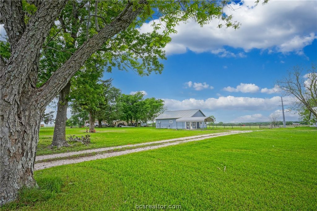 Photo of 15989 State Highway 30, Richards, TX 77873 (MLS # 26004595)