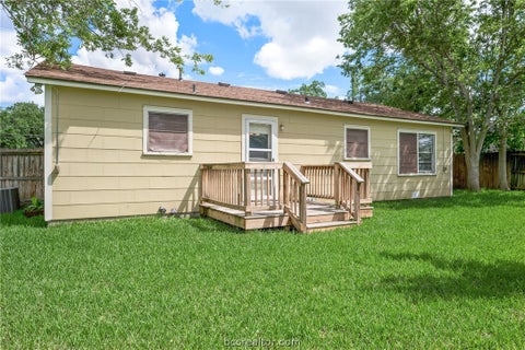 Tiny photo for 110 N Gordon Street, Bryan, TX 77802 (MLS # 26006703)