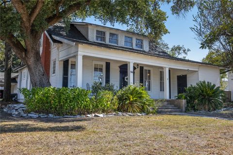 Photo of 316 Brosig Ave Ave, Navasota, TX 77868 (MLS # 25010914)