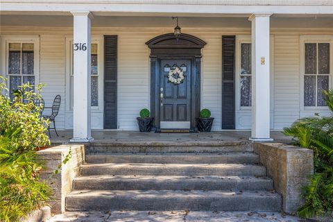 Tiny photo for 316 Brosig Ave Ave, Navasota, TX 77868 (MLS # 25010914)