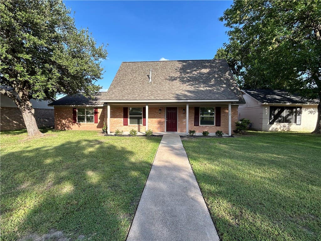 Photo of 1612 Luza Street, Bryan, TX 77802 (MLS # 26008577)