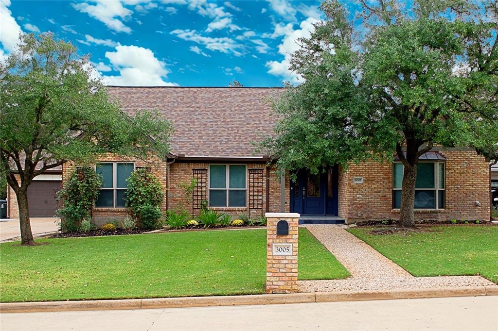 Photo of 3005 Camelot Drive NW, Bryan, TX 77802 (MLS # 25012390)