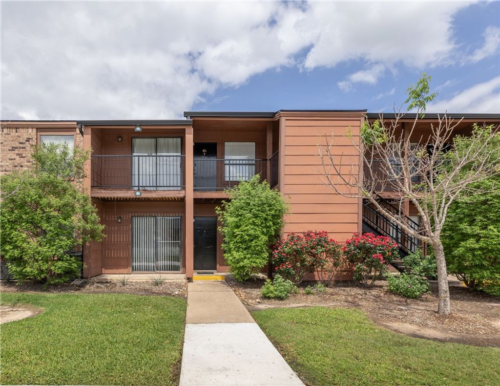 Photo of 904 University Oaks Boulevard #95, College Station, TX 77840 (MLS # 26004788)
