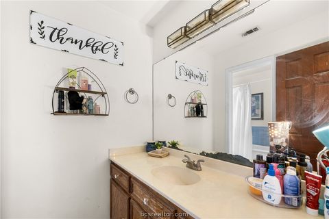 Tiny photo for 1347 County Road 426, Dime Box, TX 77853 (MLS # 26006548)