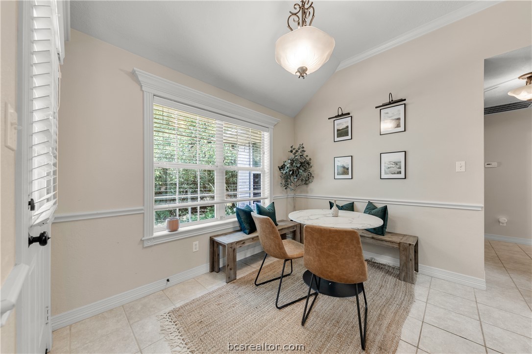 College Station, Texas 77845, United States, 5 Bedrooms Bedrooms, ,3 BathroomsBathrooms,Residential,Pending,50805