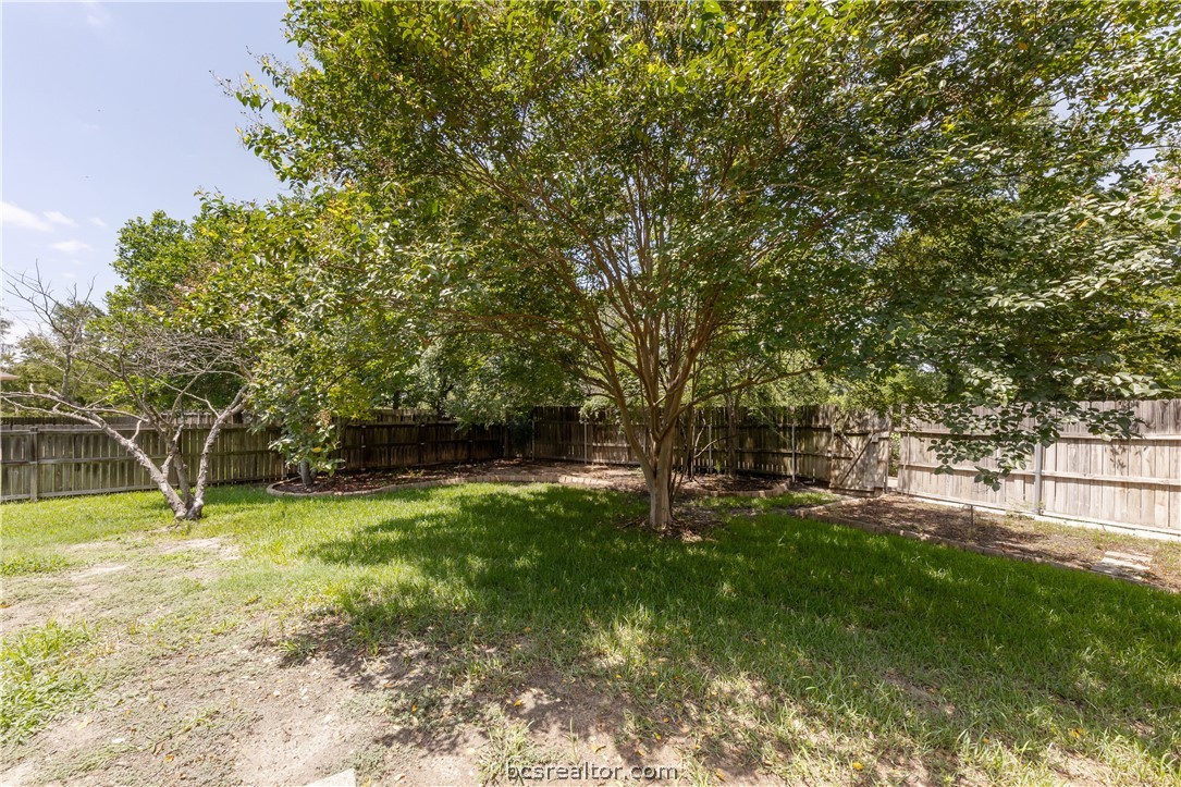 College Station, Texas 77845, United States, 5 Bedrooms Bedrooms, ,3 BathroomsBathrooms,Residential,Pending,50805