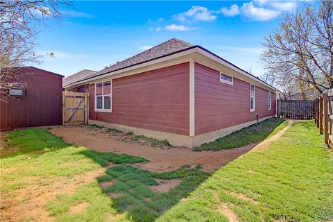 Tiny photo for 614 W 16TH St, Bryan, TX 77803 (MLS # 26002547)