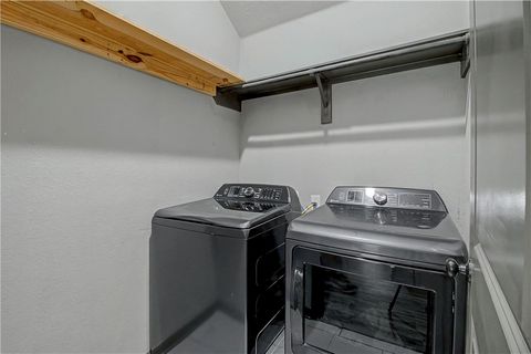 Tiny photo for 614 W 16TH St, Bryan, TX 77803 (MLS # 26002547)