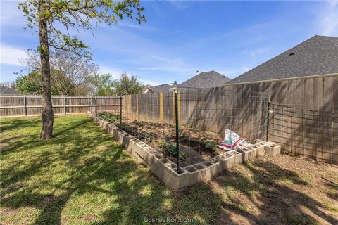 Tiny photo for 907 Plainfield Court, College Station, TX 77845 (MLS # 26003304)