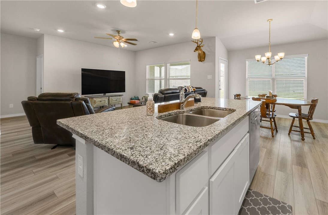 College Station, Texas 77845, United States, 3 Bedrooms Bedrooms, ,2 BathroomsBathrooms,Residential,Pending,45225