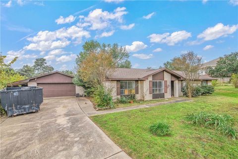Photo of 2500 Briarwood Circle, Bryan, TX 77802 (MLS # 25012763)