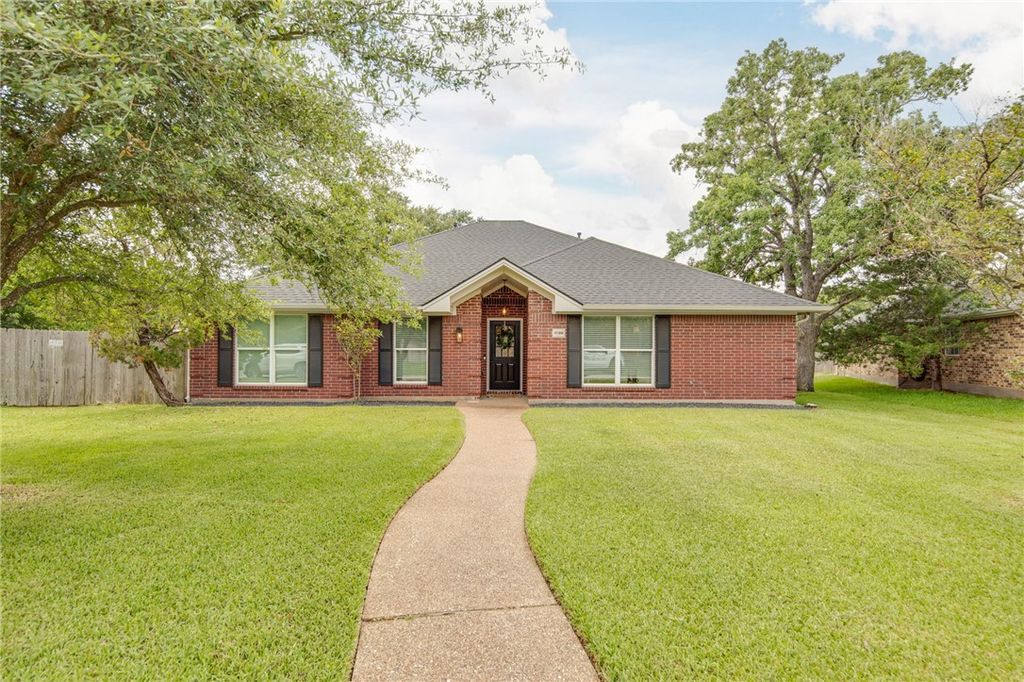 Photo of 4700 Kensington Road, Bryan, TX 77802 (MLS # 26006701)