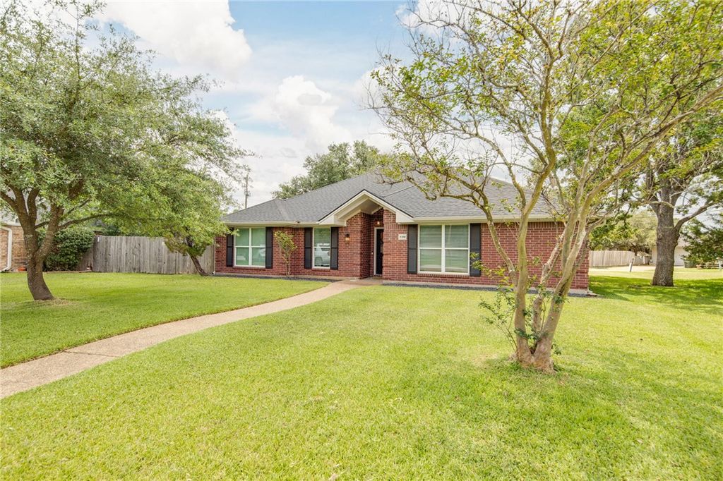 Photo of 4700 Kensington Road, Bryan, TX 77802 (MLS # 26006701)