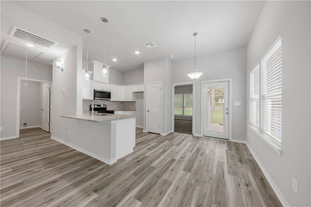 Bryan, Texas 77801, United States, 4 Bedrooms Bedrooms, ,3 BathroomsBathrooms,Residential,Active,174132