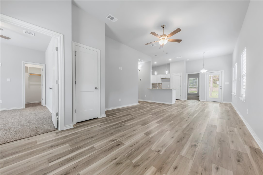 Bryan, Texas 77801, United States, 4 Bedrooms Bedrooms, ,3 BathroomsBathrooms,Residential,Active,174132