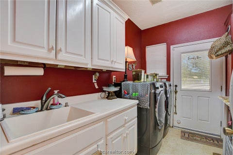 Tiny photo for 9596 Wallace Road, Midway, TX 75852 (MLS # 26010489)
