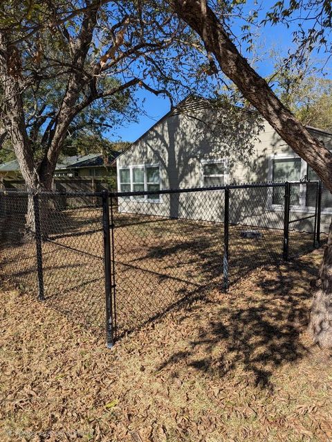 Tiny photo for 1102 Post Oak Street, Hearne, TX 77859 (MLS # 26006321)