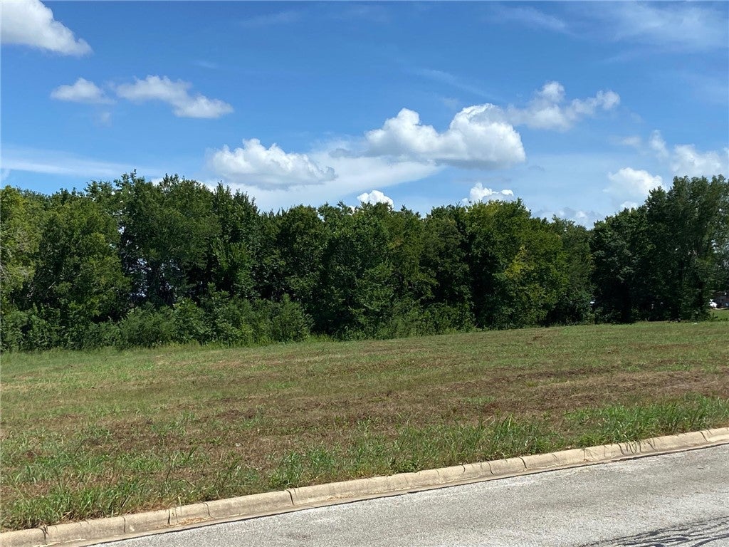 1675 E Highway 290