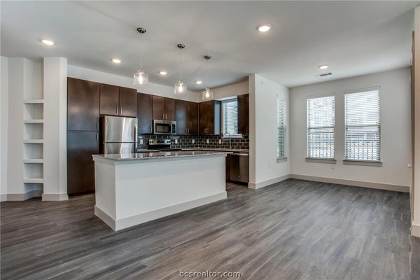 950 TOWN LAKE DR APT 6209, COLLEGE STATION, TX 77845 - Image e4e0a1f92f43a297d0f8c8af2b3fe275/2928190620