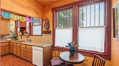 Tiny photo for 108 N Sterling Avenue, Bryan, TX 77803 (MLS # 26010952)