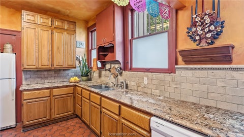 Tiny photo for 108 N Sterling Avenue, Bryan, TX 77803 (MLS # 26010952)