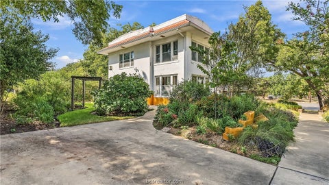 Tiny photo for 108 N Sterling Avenue, Bryan, TX 77803 (MLS # 26010952)