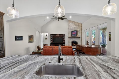 Tiny photo for 2004 Lexi Lane, Bryan, TX 77807 (MLS # 26003232)