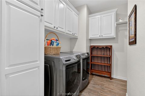 Tiny photo for 2004 Lexi Lane, Bryan, TX 77807 (MLS # 26003232)